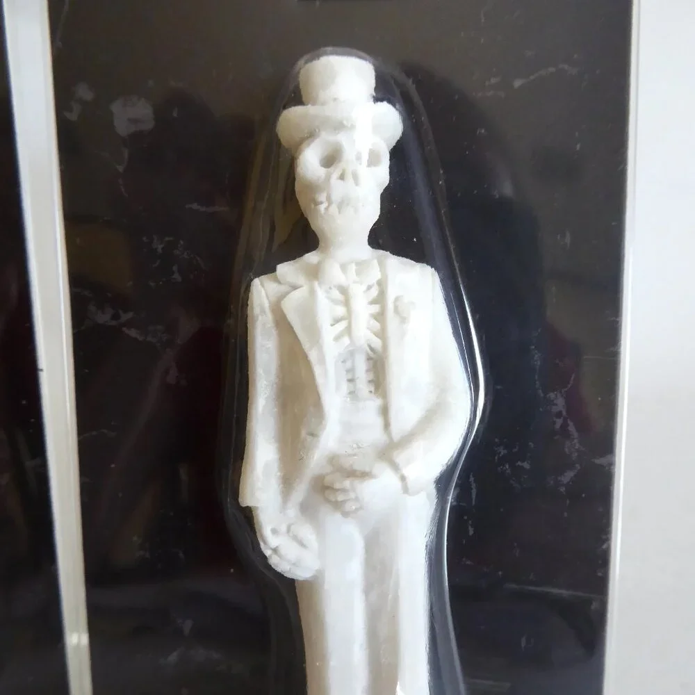 NEW FAB LAB SKELETON BRIDE & GROOM PAINTABLE CAKE TOPPER RESIN FIGURES